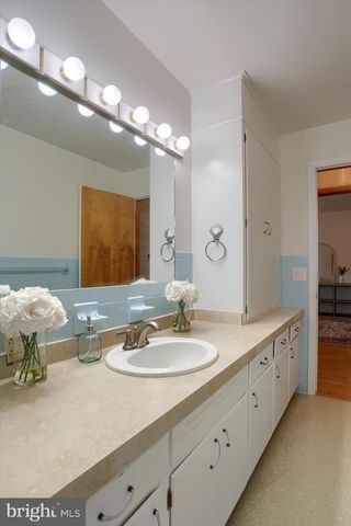 464 CEDAR AVE, Hershey, PA 17033
