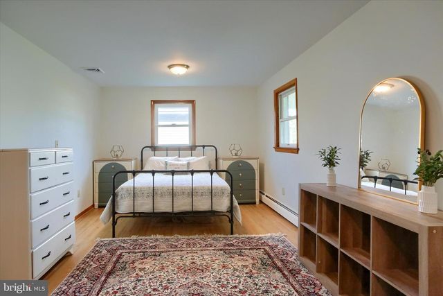 464 CEDAR AVE, Hershey, PA 17033