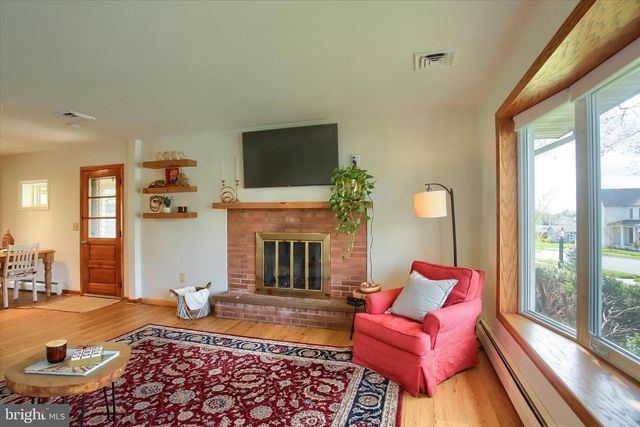 464 CEDAR AVE, Hershey, PA 17033