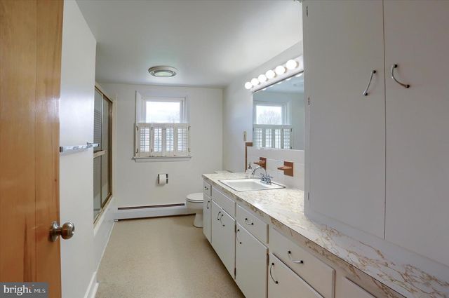 464 CEDAR AVE, Hershey, PA 17033