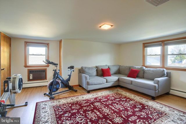464 CEDAR AVE, Hershey, PA 17033