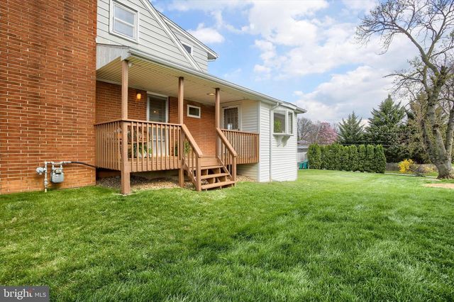 464 CEDAR AVE, Hershey, PA 17033