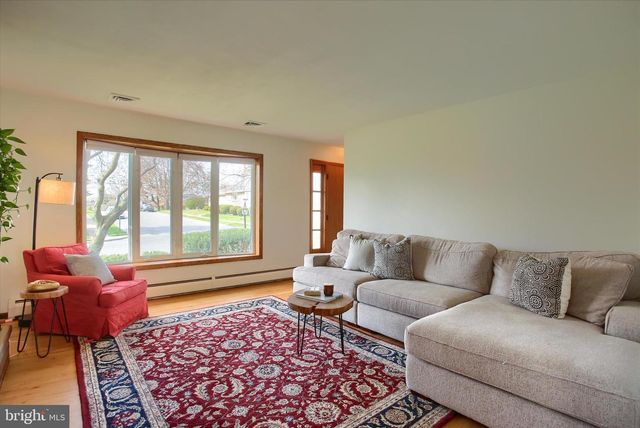 464 CEDAR AVE, Hershey, PA 17033