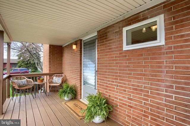 464 CEDAR AVE, Hershey, PA 17033