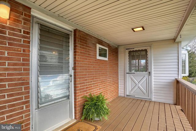 464 CEDAR AVE, Hershey, PA 17033