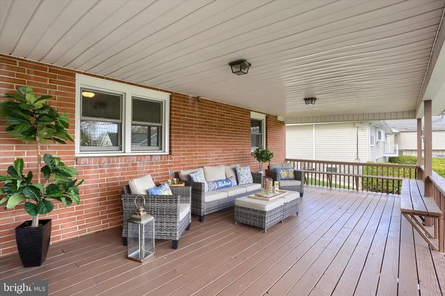 464 CEDAR AVE, Hershey, PA 17033
