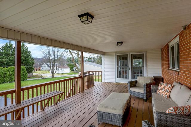 464 CEDAR AVE, Hershey, PA 17033