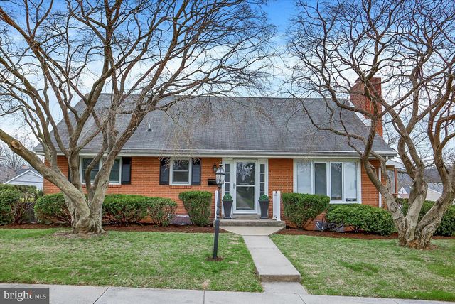 464 CEDAR AVE, Hershey, PA 17033