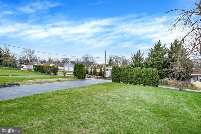 464 CEDAR AVE, Hershey, PA 17033