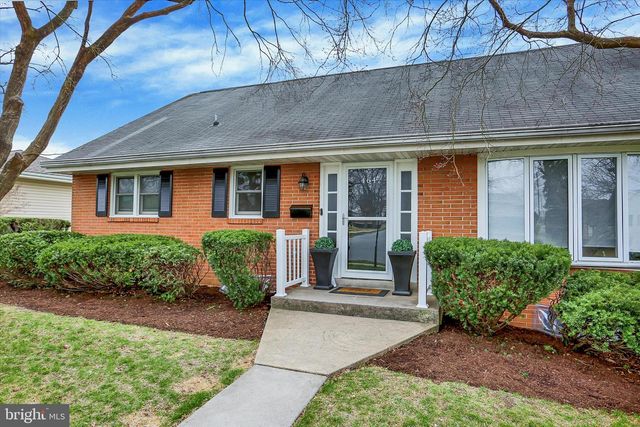 464 CEDAR AVE, Hershey, PA 17033