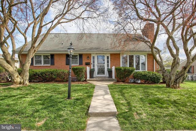 464 CEDAR AVE, Hershey, PA 17033