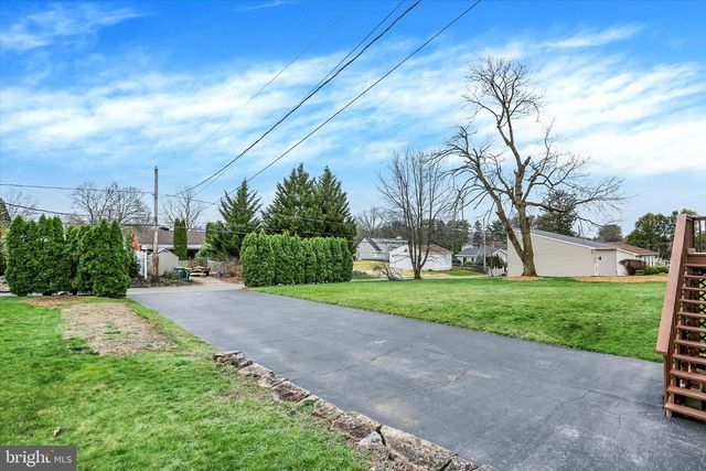 464 CEDAR AVE, Hershey, PA 17033