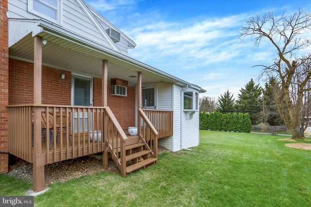 464 CEDAR AVE, Hershey, PA 17033