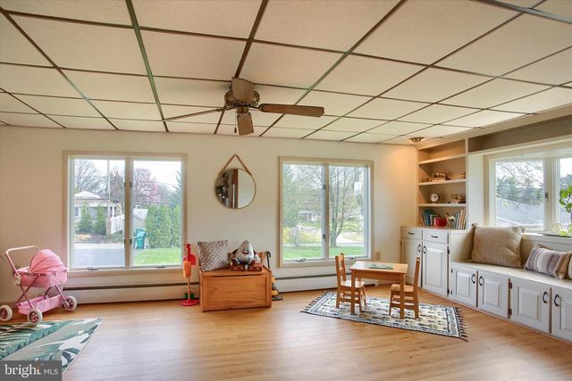 464 CEDAR AVE, Hershey, PA 17033