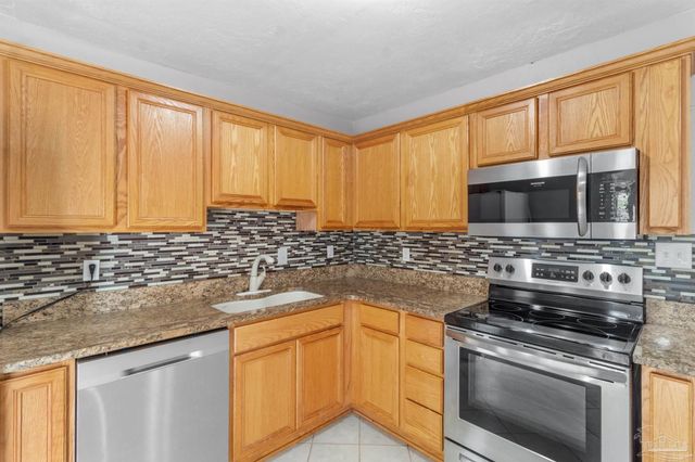 7917 Comet Ct, Pensacola, FL 32506