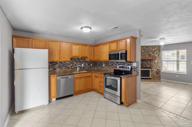 7917 Comet Ct, Pensacola, FL 32506