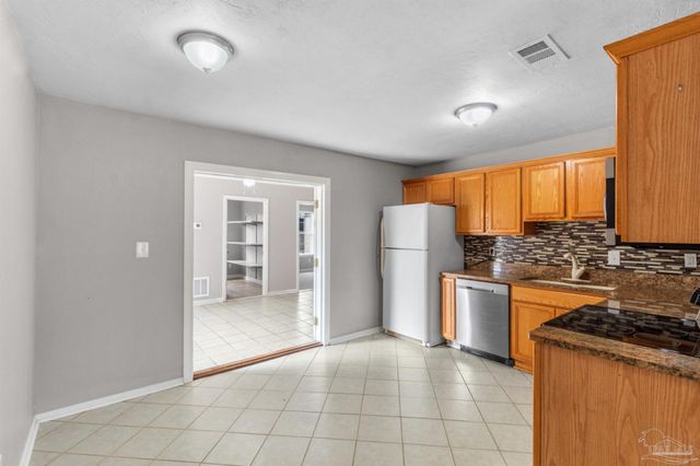 7917 Comet Ct, Pensacola, FL 32506