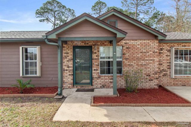 7917 Comet Ct, Pensacola, FL 32506