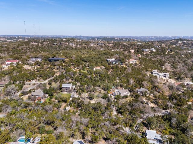 902 Yaupon Valley RD, West Lake Hills, TX 78746