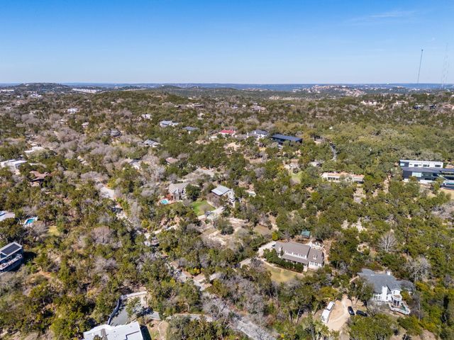 902 Yaupon Valley RD, West Lake Hills, TX 78746