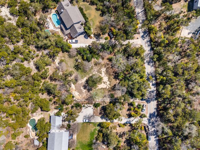 902 Yaupon Valley RD, West Lake Hills, TX 78746