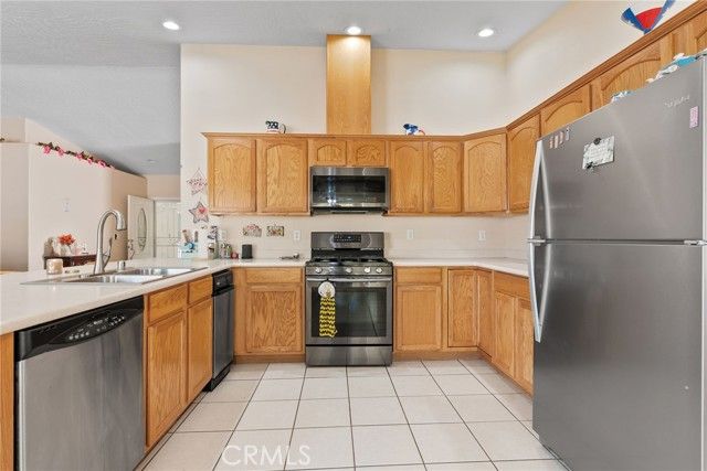 18540 FAIRBURN AVENUE, Hesperia, CA 92345