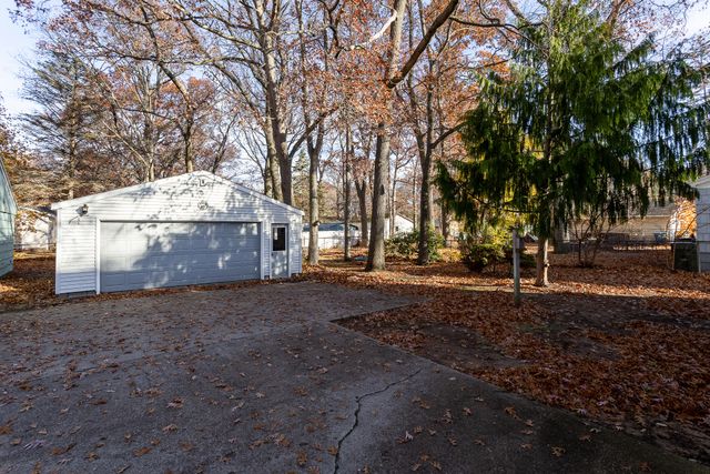 1450 Wesley Avenue, Muskegon City, MI 49442