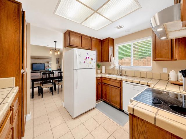 1812 Dorset Lane, Modesto, CA 95355