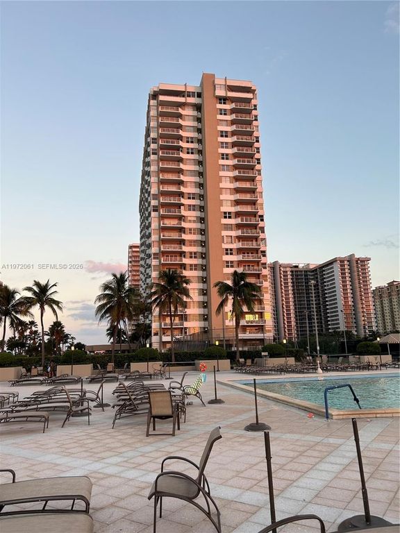 1985 S Ocean Dr 20L, Hallandale Beach, FL 33009