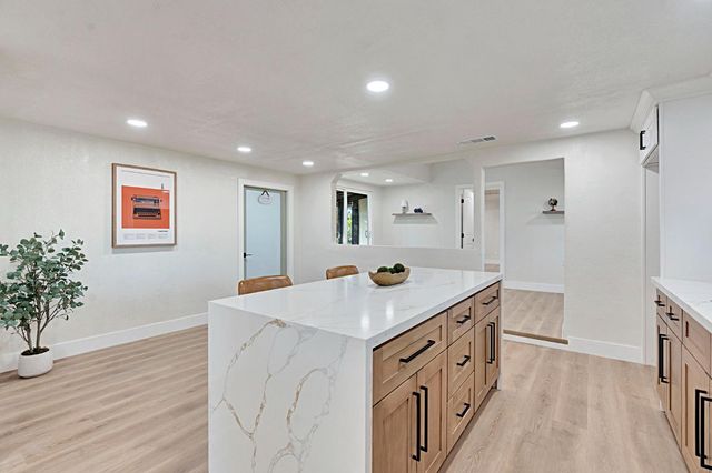 1309 N Temperance Avenue, Fresno, CA 93727