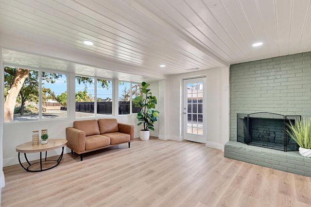 1309 N Temperance Avenue, Fresno, CA 93727