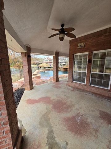 13998 Shoreline Drive, Willis, TX 77318