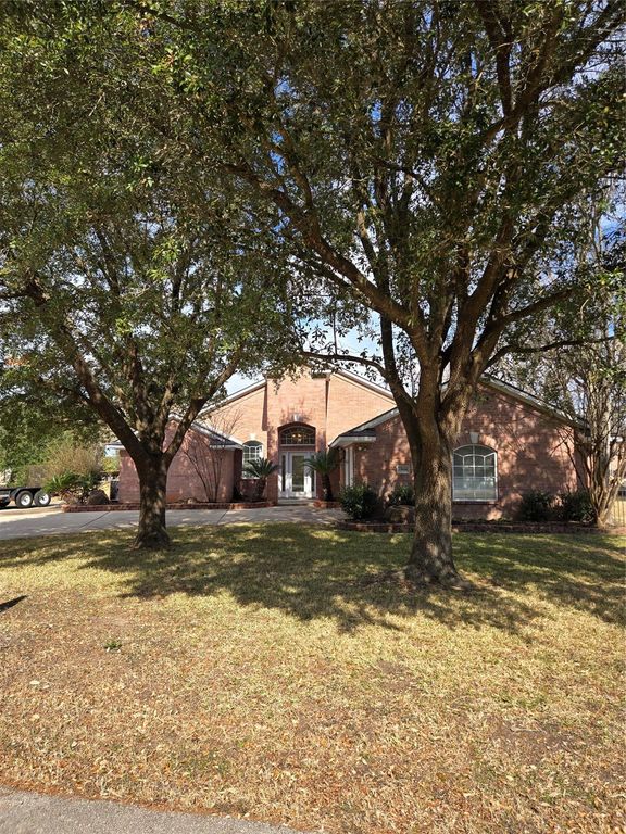 13998 Shoreline Drive, Willis, TX 77318