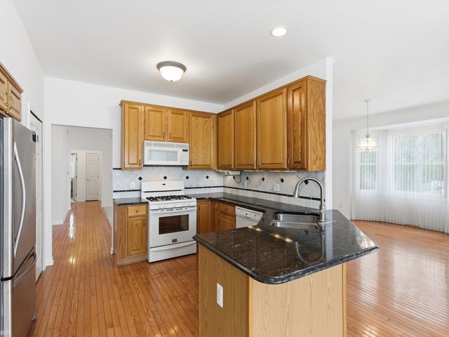 55212 Woods Lane, Shelby Twp, MI 48316