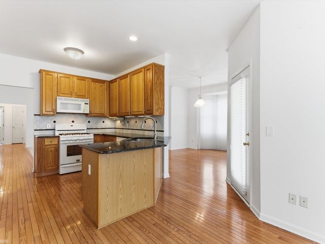 55212 Woods Lane, Shelby Twp, MI 48316