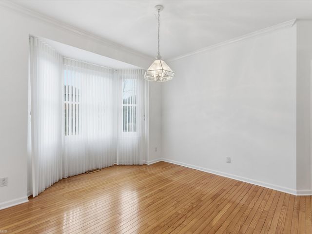 55212 Woods Lane, Shelby Twp, MI 48316