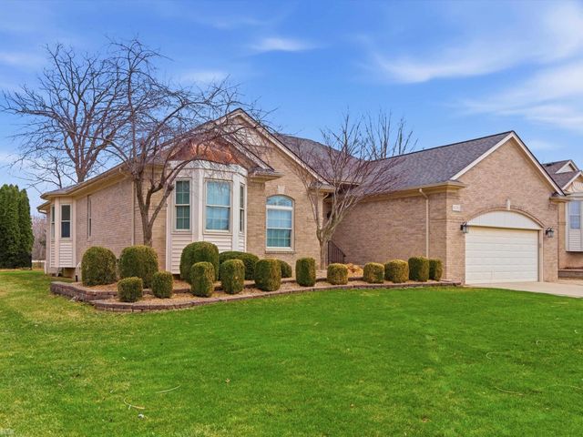 55212 Woods Lane, Shelby Twp, MI 48316