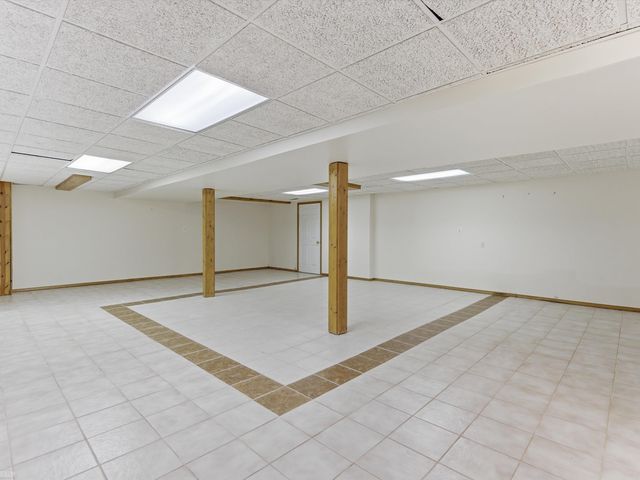 55212 Woods Lane, Shelby Twp, MI 48316