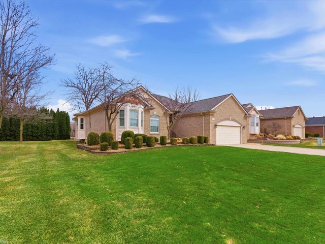 55212 Woods Lane, Shelby Twp, MI 48316