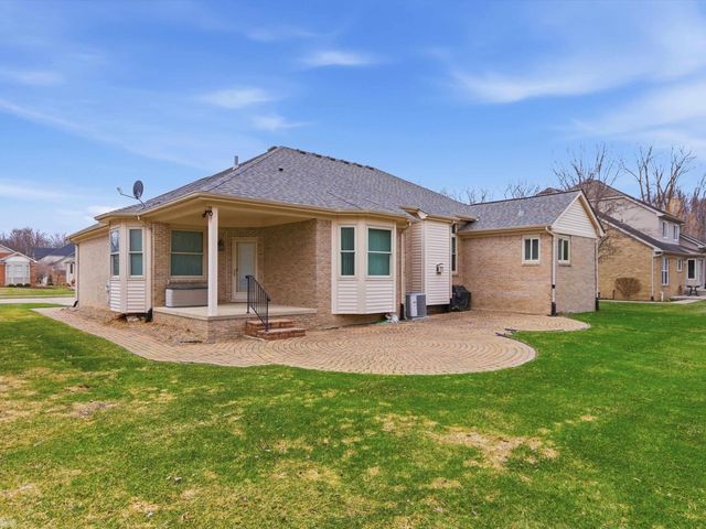 55212 Woods Lane, Shelby Twp, MI 48316