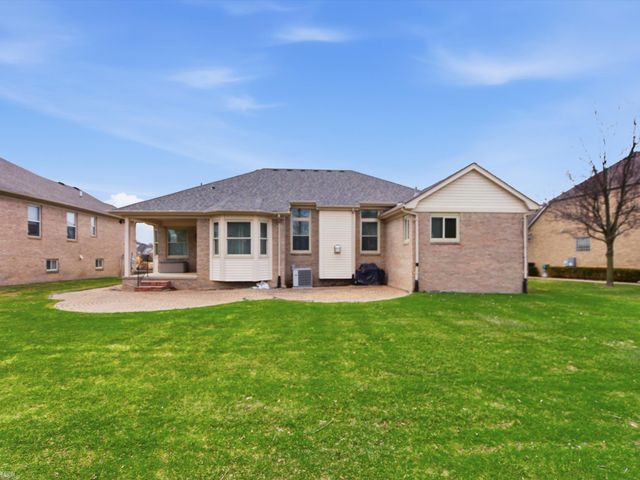 55212 Woods Lane, Shelby Twp, MI 48316