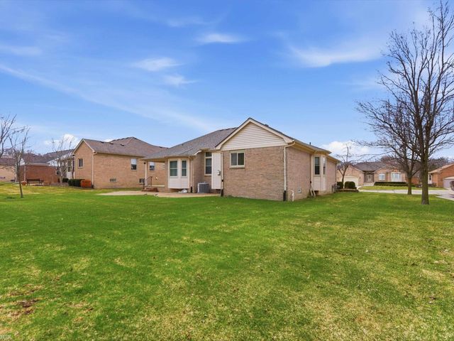 55212 Woods Lane, Shelby Twp, MI 48316