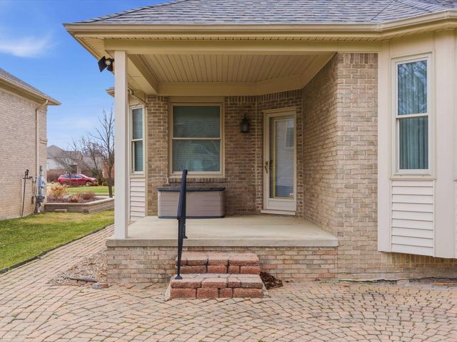 55212 Woods Lane, Shelby Twp, MI 48316