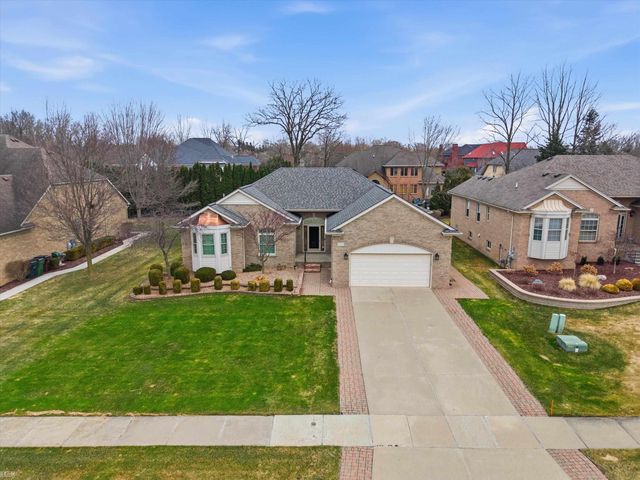 55212 Woods Lane, Shelby Twp, MI 48316