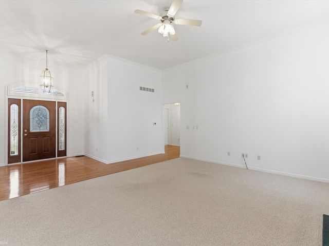 55212 Woods Lane, Shelby Twp, MI 48316