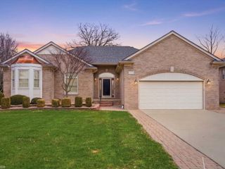55212 Woods Lane, Shelby Twp, MI 48316