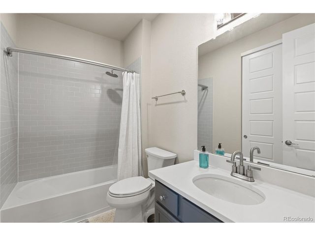 6671 Kenzie Cir, Castle Pines, CO 80108