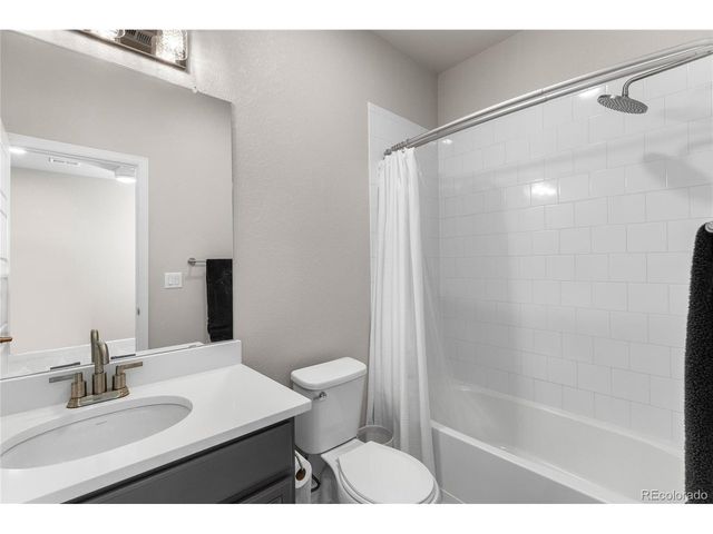 6671 Kenzie Cir, Castle Pines, CO 80108