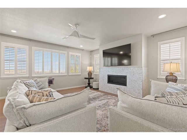 6671 Kenzie Cir, Castle Pines, CO 80108