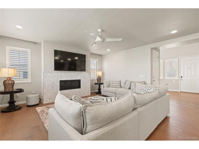 6671 Kenzie Cir, Castle Pines, CO 80108